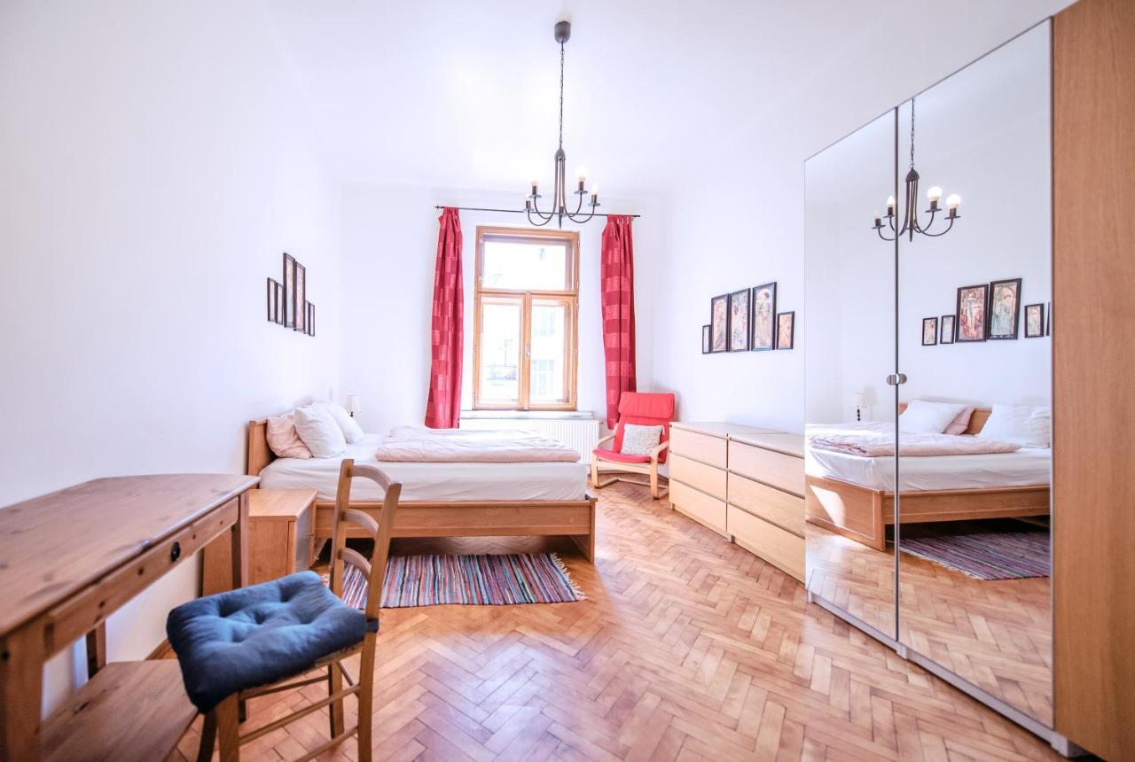 Apartments Vezenska Prague Exterior photo