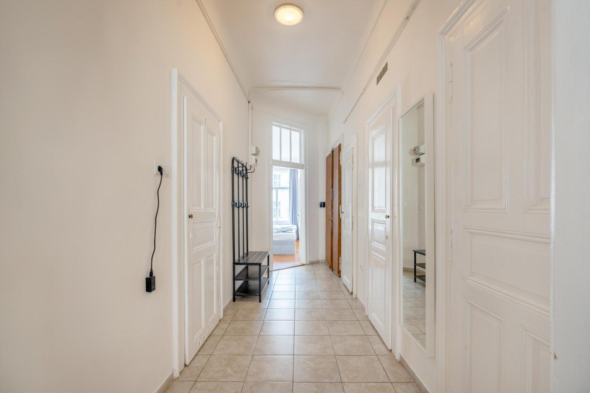 Apartments Vezenska Prague Room photo